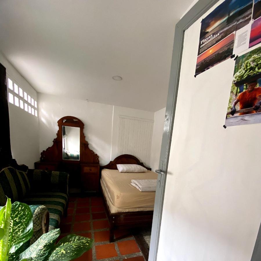 Hostal Casa Las Tías Medellín Exterior foto